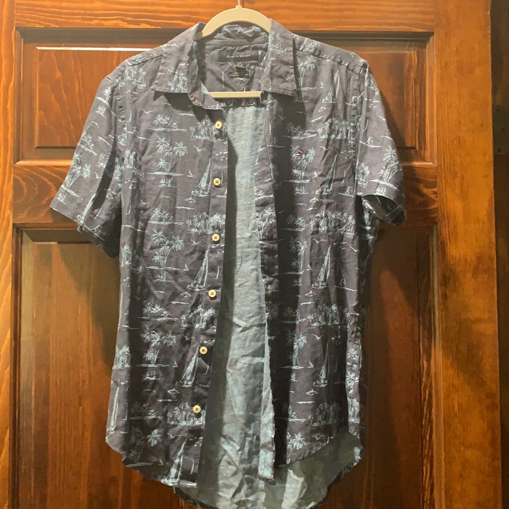 Men’s size small Tommy Hilfiger Hawaiian shirt